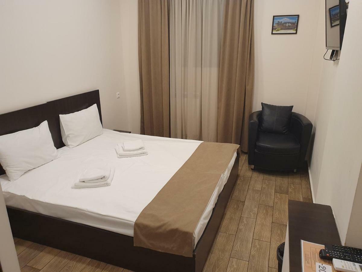 5 Rooms Mini-Hotel & Tours Jerevan Eksteriør bilde